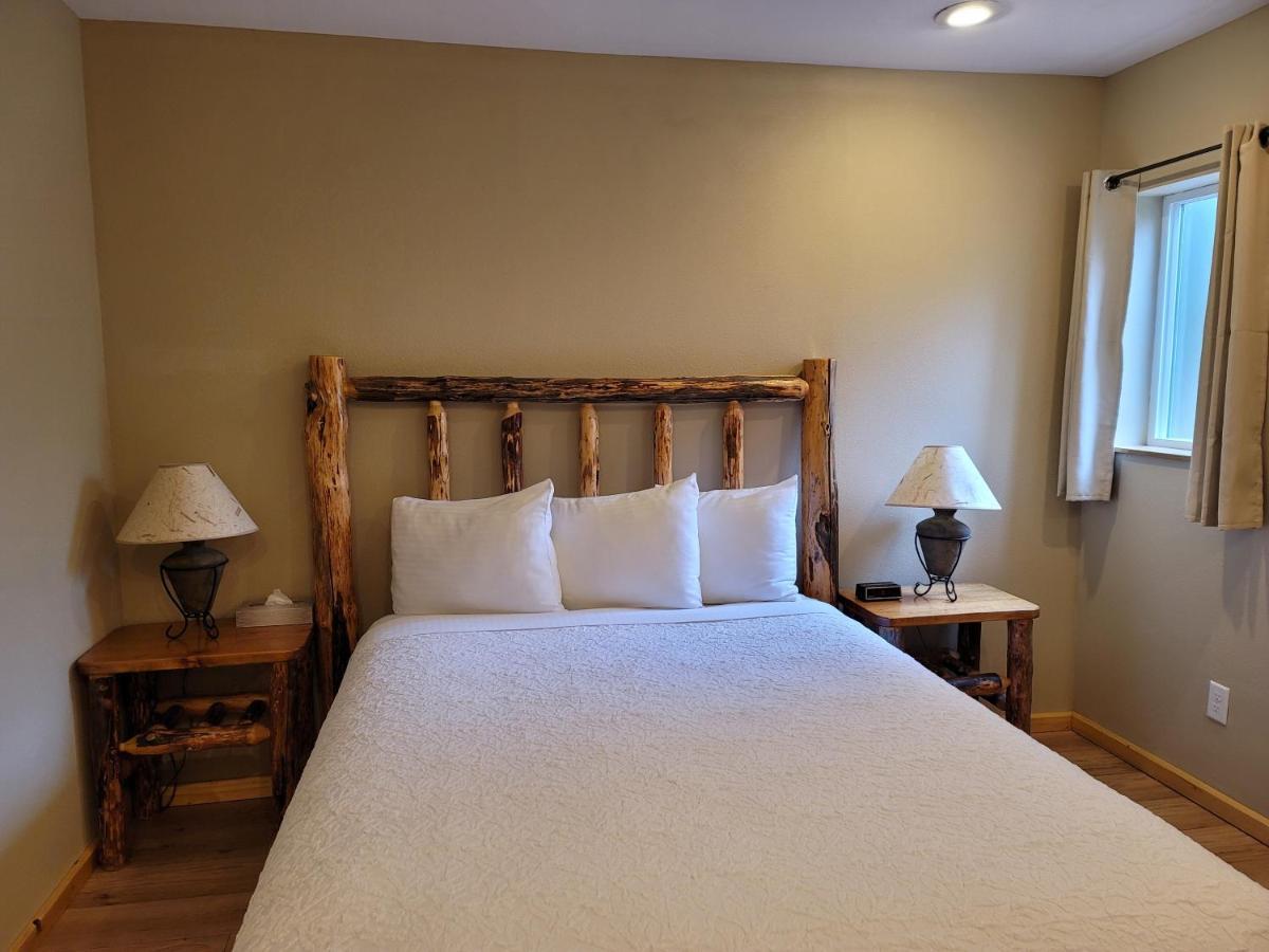 Riverfront Motel & Cabins Thompson Falls Ngoại thất bức ảnh